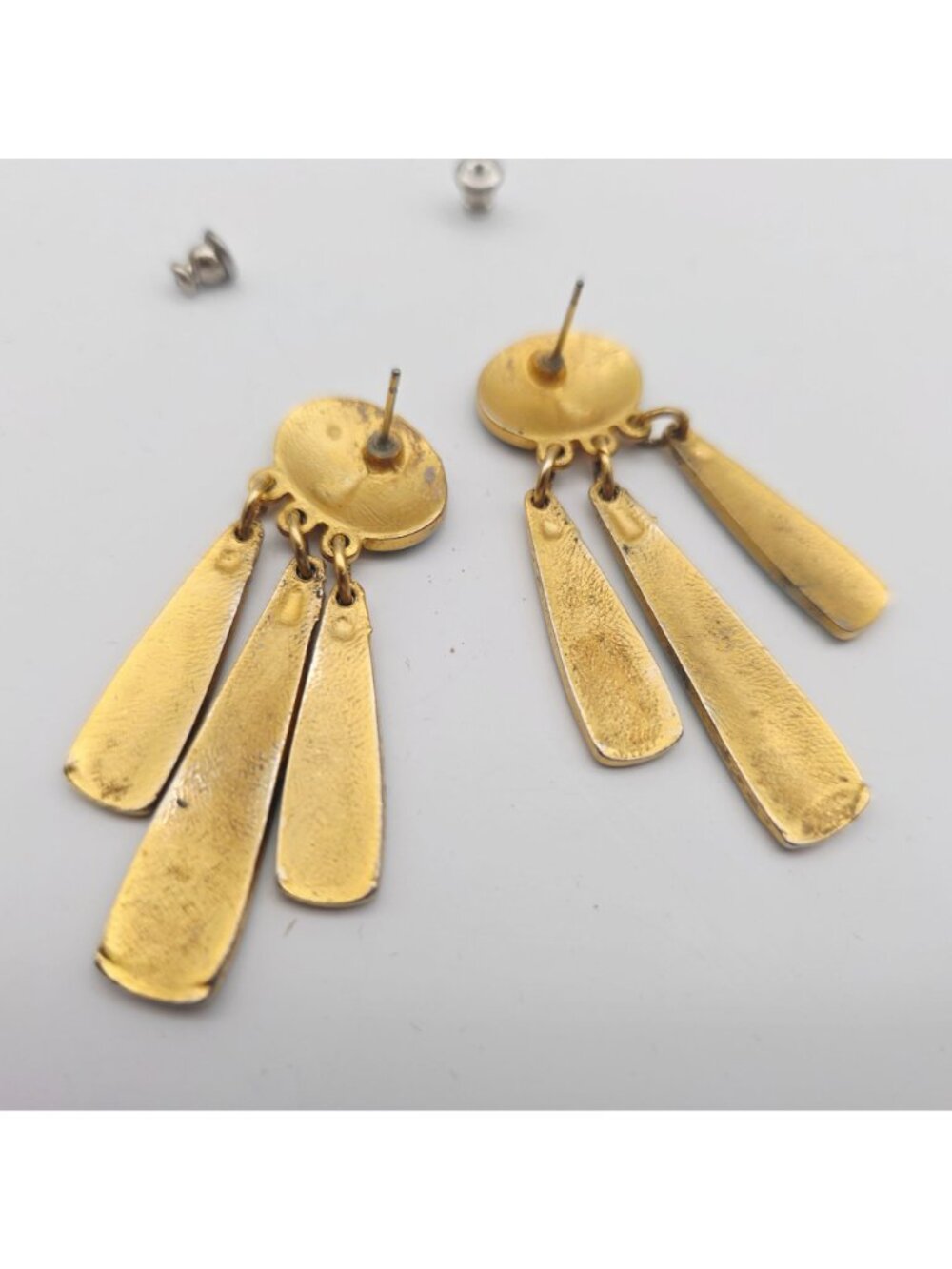 Vintage Gold-Tone & Green Enamel Tribal Style Dangle Earrings 2" - Picture 5 of 5